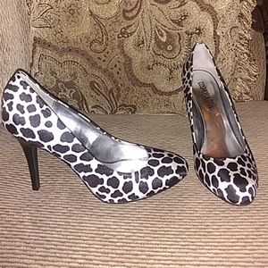 ❤FINAL REDUCTION Sparkling Giraffe Print Pumps